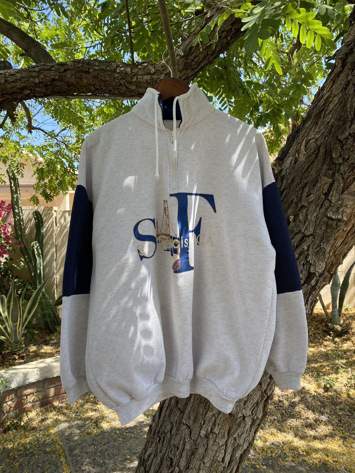 Vintage San Fransisco Graphic Crewneck Shirt Hoodie Sweatshirt | PrintMintTees.com
