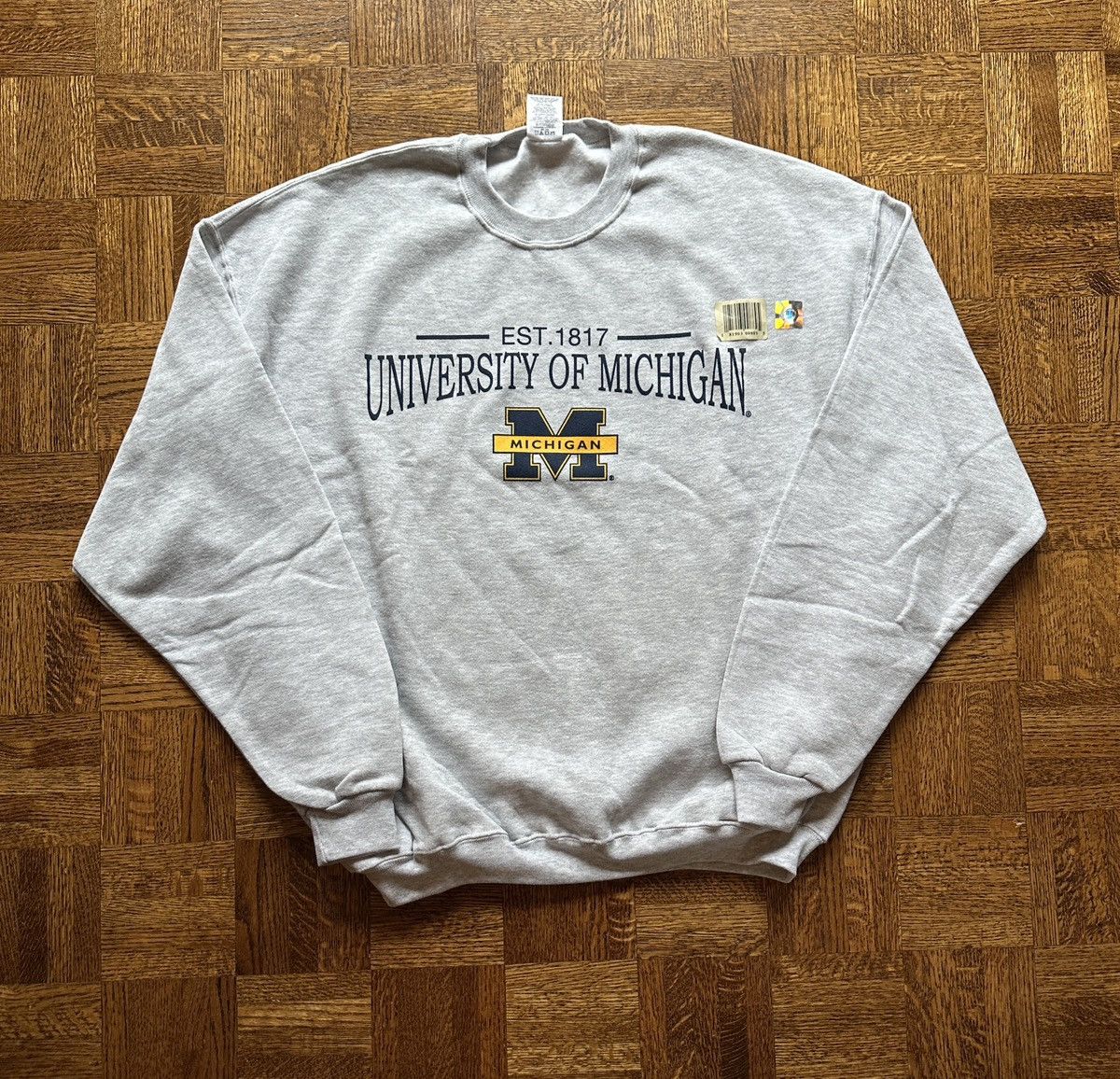 Vintage University Of Michigan Graphic Crewneck Sweatshirt Shirt Hoodie | PrintMintTees.com