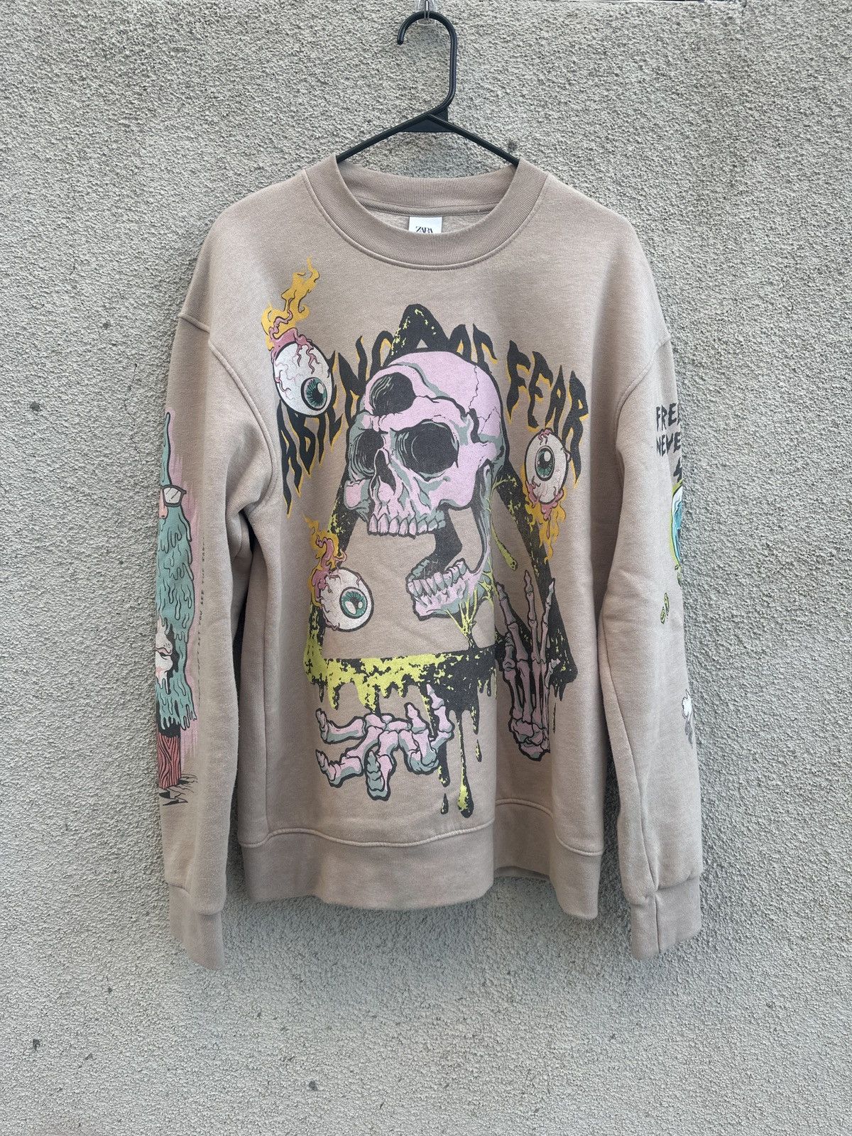 Zara Skull Graphic Sweatshirt Shirt Hoodie | PrintMintTees.com