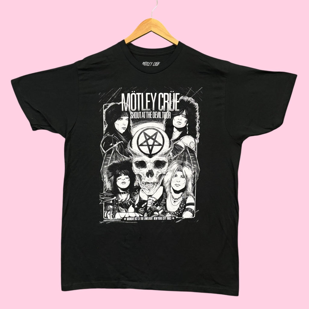 Band Tees Motley Crue Shout At The Devil Tour Heavy Metal Band Tee Xl Hoodie Sweatshirt | PrintMintTees.com
