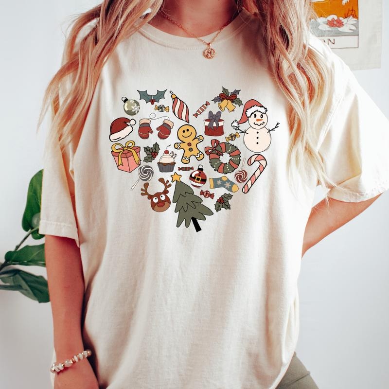 CHRISTMAS HEART DOODLE T-SHIRT (COMFORT COLORS T-SHIRT, CASUAL SHIRT UNISEX, CHRISTMAS CLOTHING, GRAPHIC APPAREL, HOLIDAY...