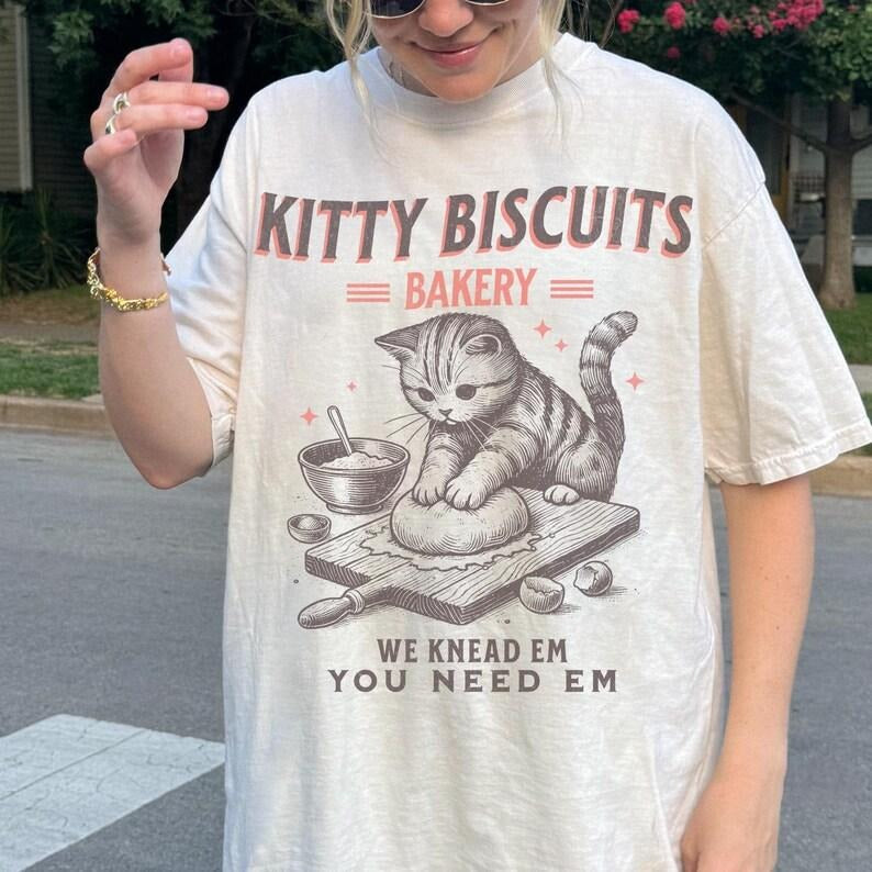 Cat Biscuit Shirt, Cute Kitty Biscuits Bakery Retro Graphic Tee, Funny Baking Gifts for Her, Cat Lover Baker Tshirt,...