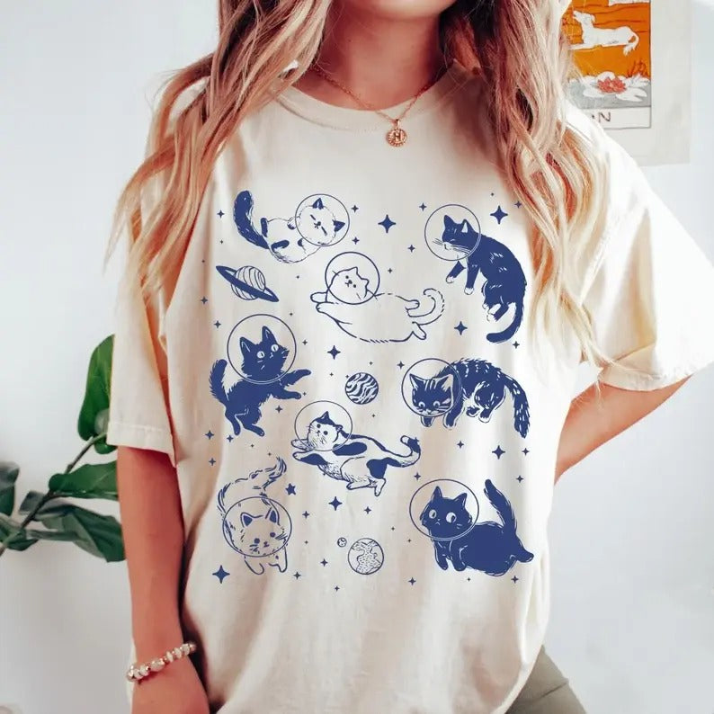 Cats in Space T-shirt, Funny Cat Tshirt, Oversized Shirt, Aesthetic Graphic Retro Vintage T Shirt, Cat Lover Gift Hoodie,...
