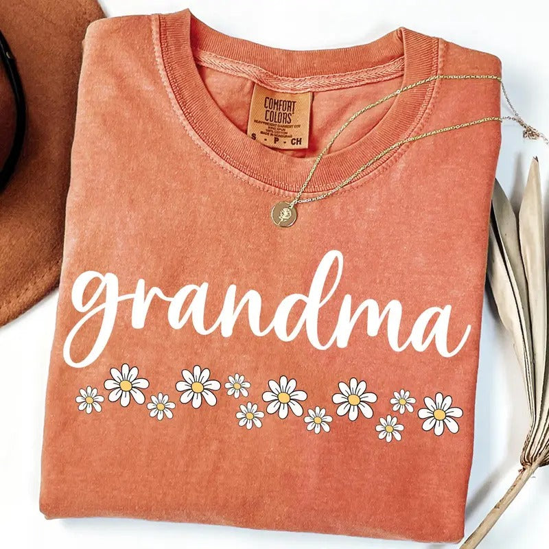 Comfort Colors Floral Daisy Grandma Shirt Gift for Grandma, New Grandma Gift, Mother's Day Gift Hoodie Sweatshirt