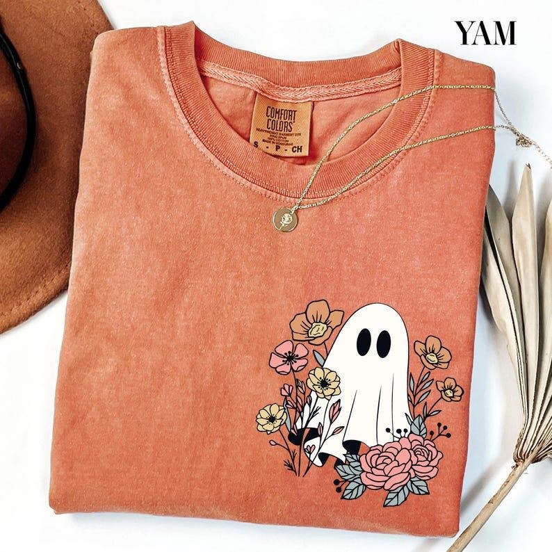 Comfort Colors Floral Ghost T-Shirt, Cute Halloween T-Shirt for Women, Retro Spooky Season T-Shirt, Fun Halloween Party...