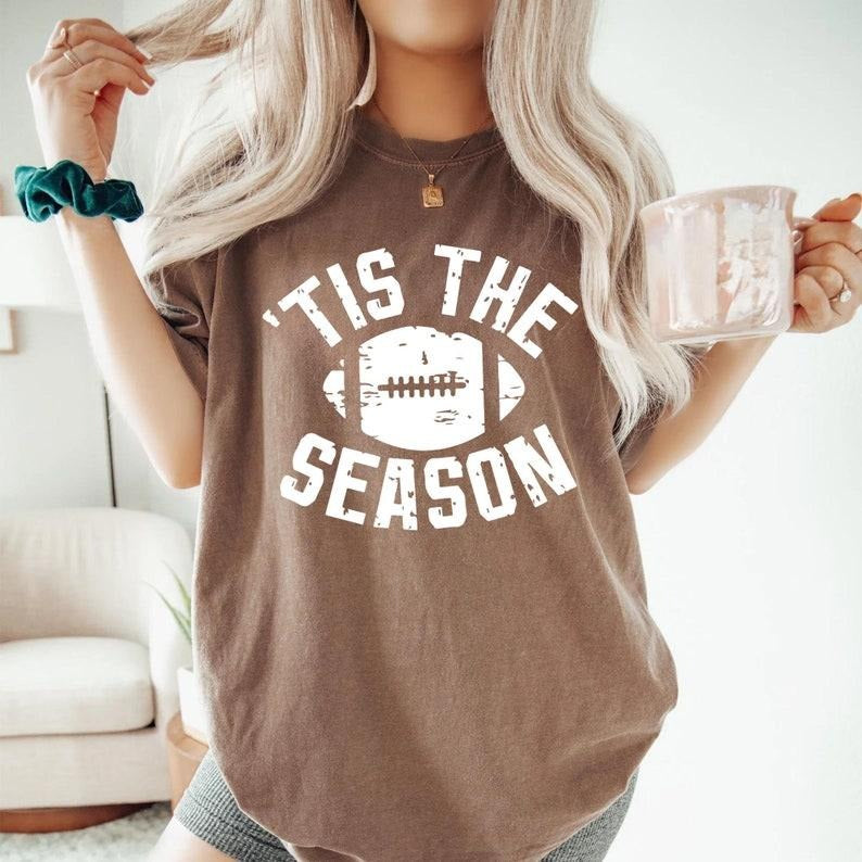 Comfort Colors Tis The Season Football TShirt, 'Tis The Season Sports T-Shirt, Retro Football Mom Tee, Game Day Apparel...