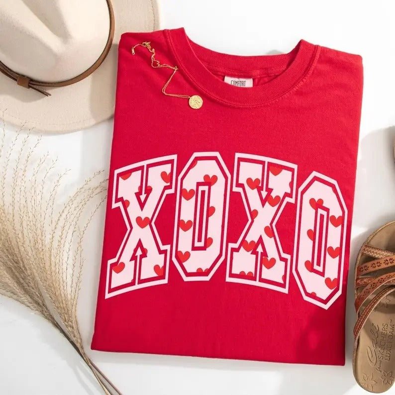 Comfort Colors Valentine Day Shirt, XOXO Valentines Tee, Womens Heart Shirt, Cute Love Tee, Retro Valentine Gift, Ladies...