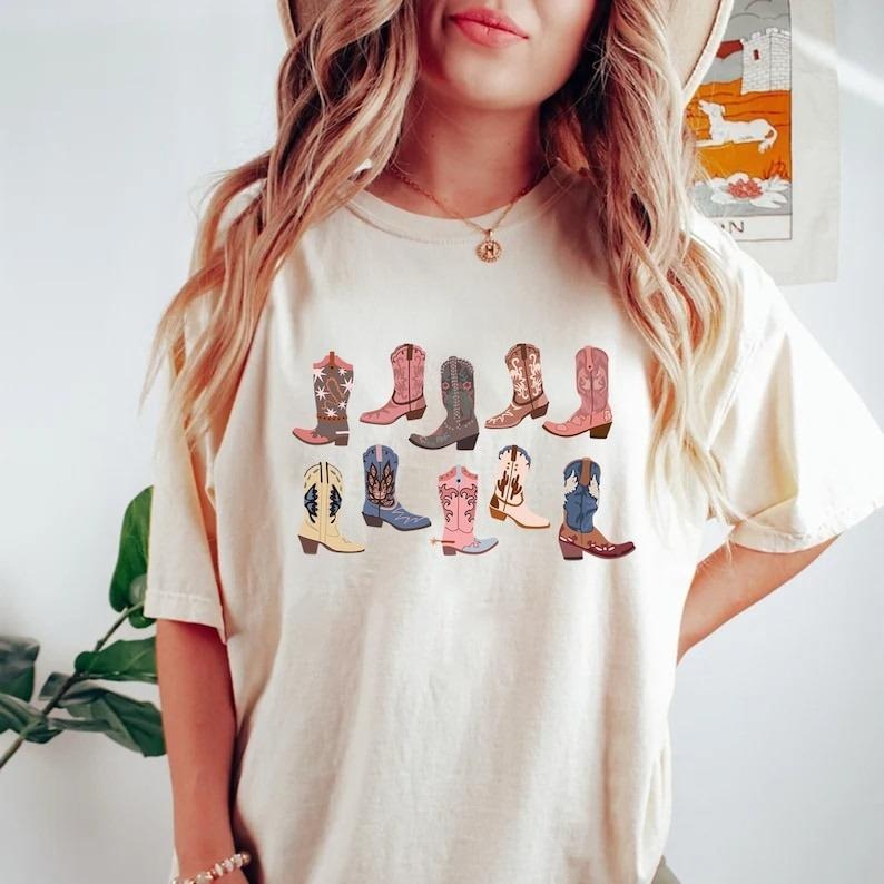 Cowgirl Boots Tshirt, Country Concert Tee, Western Graphic Tee for Women, Oversized Graphic Tee, Cute Country T-Shirts,...