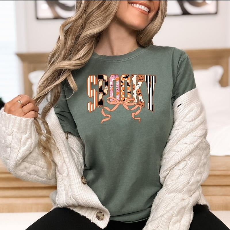 Cute Halloween Spooky Print Retro Ghosts & Pumpkins with Ribbon Printed Comfort Colors T-Shirt Hoodie Sweatshirt