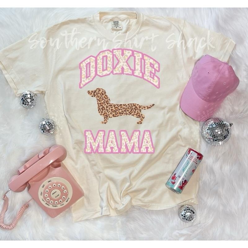 Doxie Mama T shirt  | Dog Mama | Ivory comfort colors t shirt Hoodie Sweatshirt | PrintMintTees.com