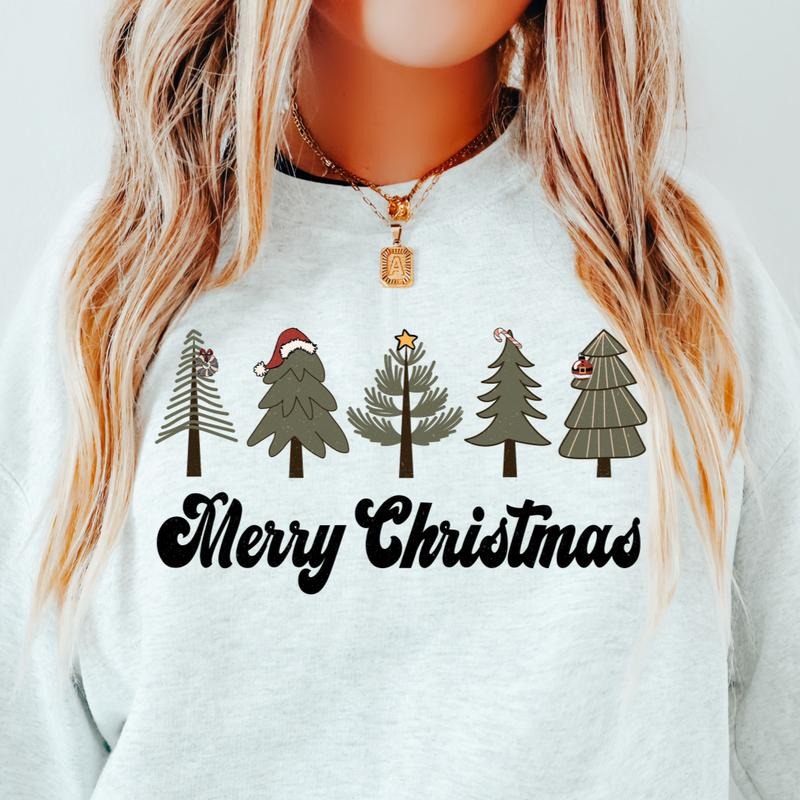 GREEN MERRY CHRISTMAS TREE CREWNECK (Crewneck Sweatshirt, Unisex Fit, Causal Sweatshirt for Christmas, Christmas Holiday...