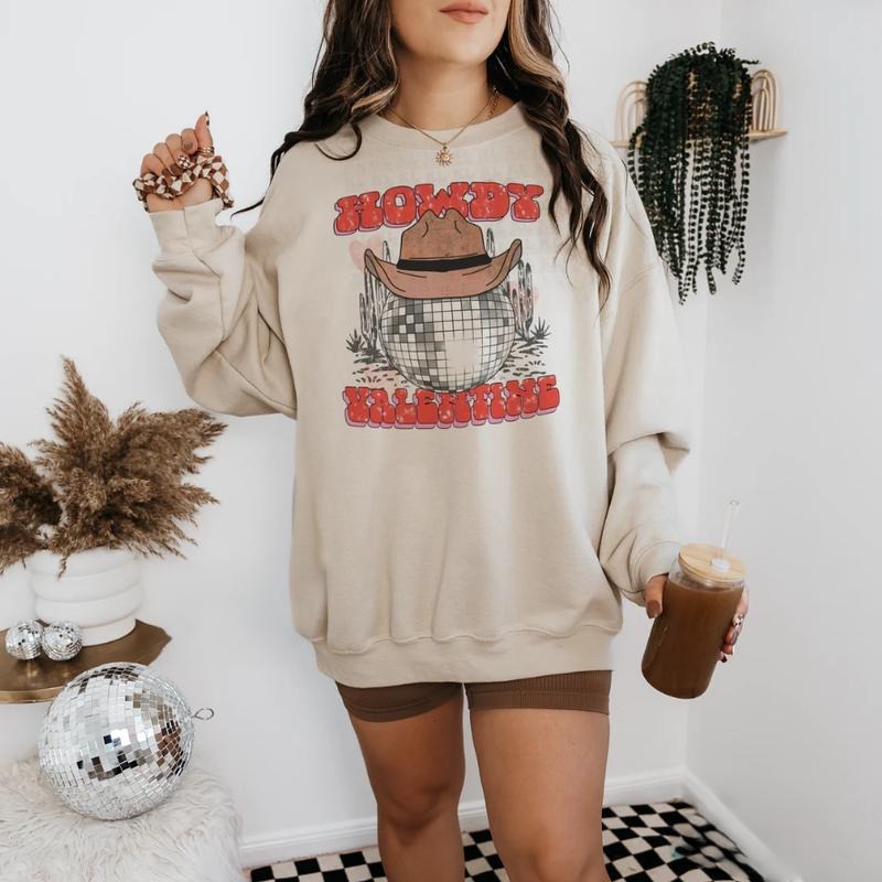 Howdy Valentine Disco sweawtshirt, Retro Valentine crewneck shirt for women, western outfits women, western clothing...