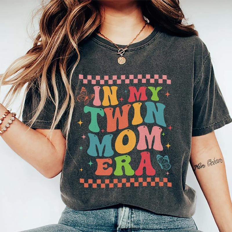 My Twin Mom Twin Mama Twin Moms Club Unhinged Shirts Viral New Mama Trending Tops Womenswear Cotton Fabric Relaxed Fit Chic T-Shirts, Hoodie, Sweatshirt