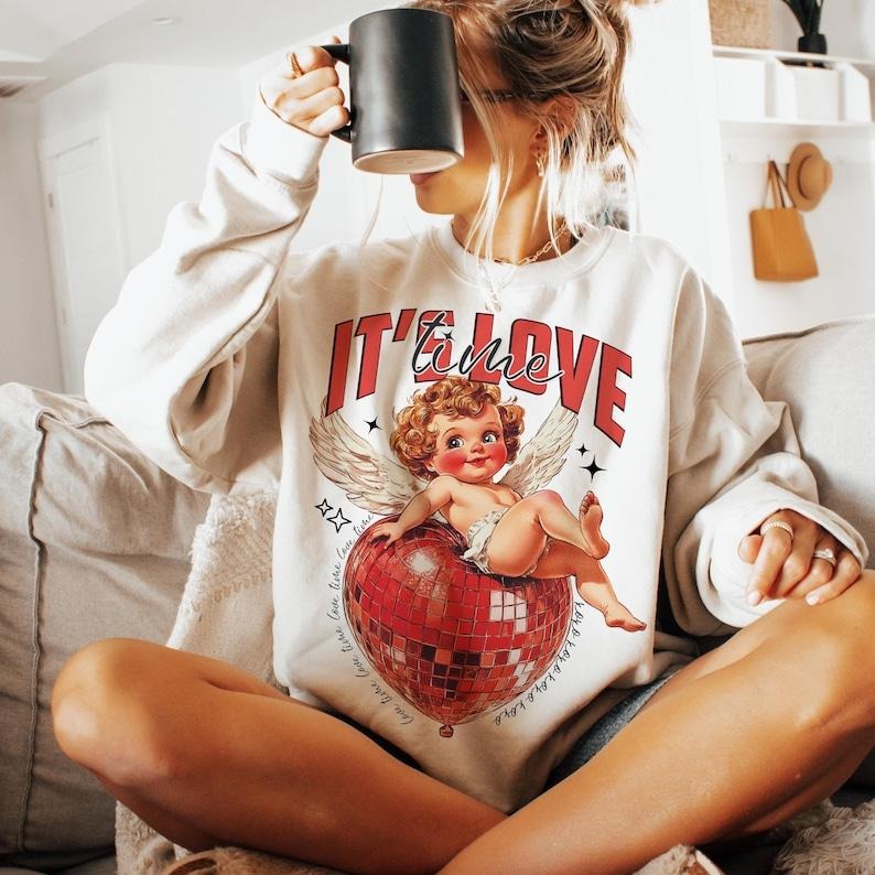 It's Love Time  Valentine's day Disco heart, Retro Valentine Cupid s, Heart Sweatshirt Shirt Hoodie | PrintMintTees.com
