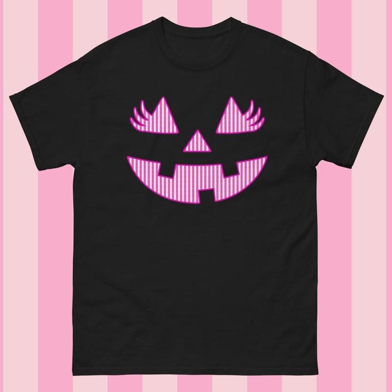 Jack-O-Lantern Gildan Shirt - Gildanshirt, Halloween T-Shirt, DTG printed, Trendy preppy style, Unisex garment-dyed...