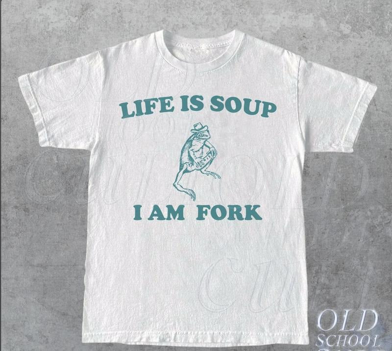 Life Is Soup I Am Fork Frog Graphic T Shirt, Unisex Funny Retro Shirt, Funny Frog Meme Tee, Vintage Style Relaxed Cotton...