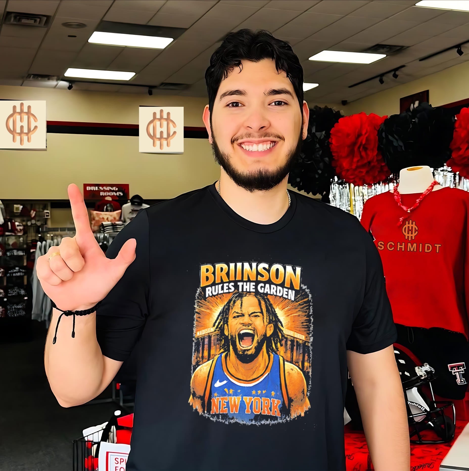 New York Knicks Jalen Brunson rules the garden shouting face shirt