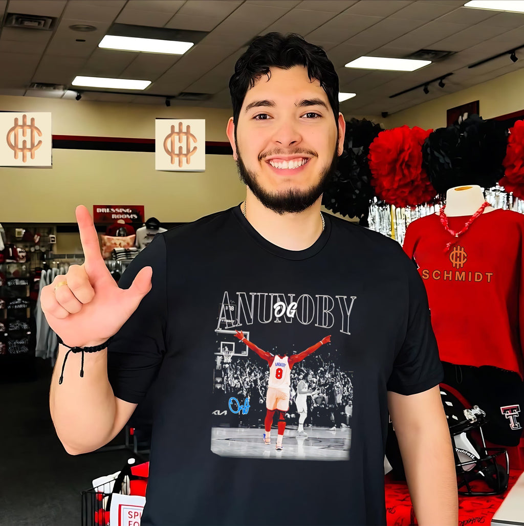 New York Knicks OG Anunoby highlighted posing shirt