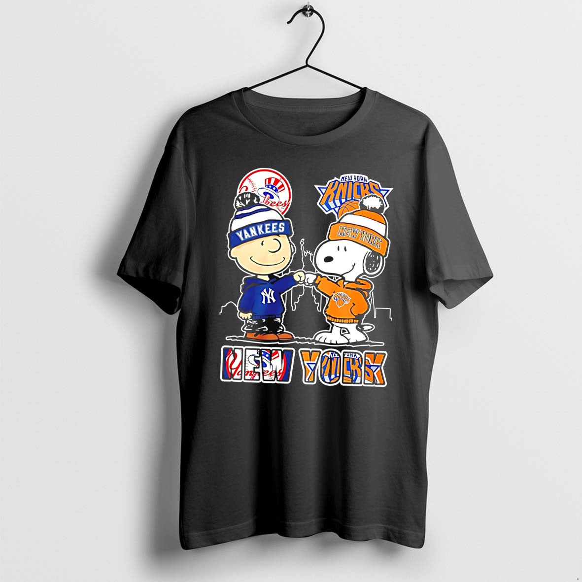 Original New York Yankees And New York Knicks Charlie Brown And Snoopy Tee Tshirts