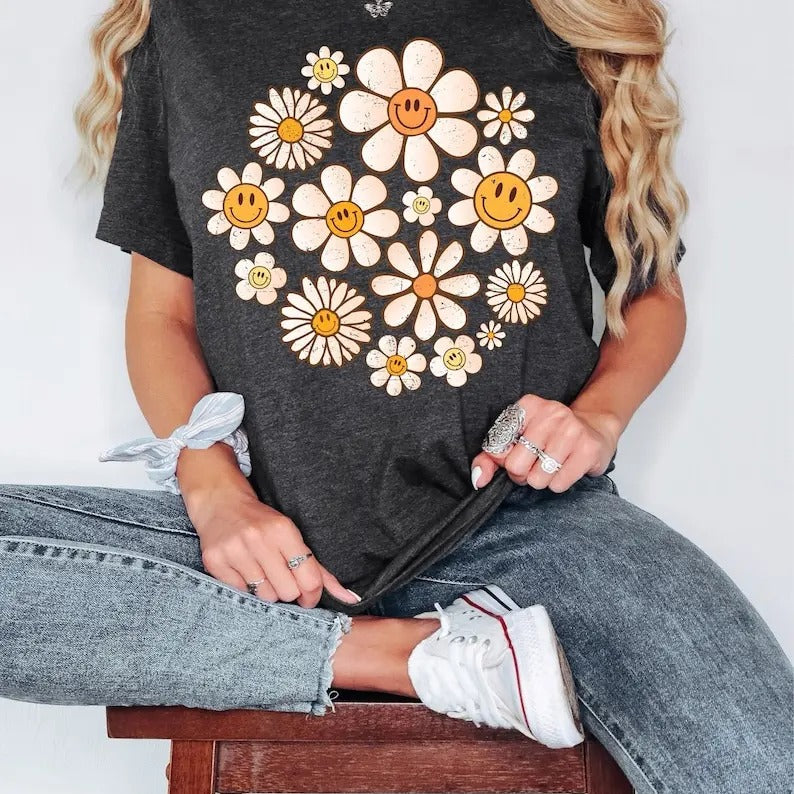 Retro Flowers Tshirt, Daisy Flower Shirt Womens, Flower Smile Faces Shirt, Smile Floral T-Shirt Top Womenswear Vintage...