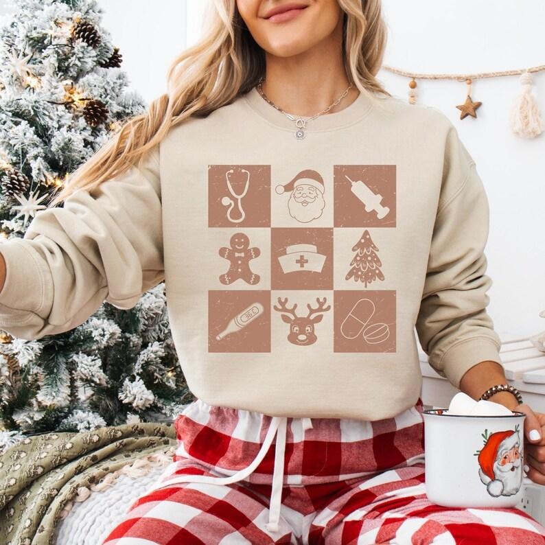 Retro Vintage Nurse Christmas Sweatshirt, Checkered Nurse Life T-shirt, Very Merry Nurse Shirt, ICU ER Rn Nurse Tee, Xmas...