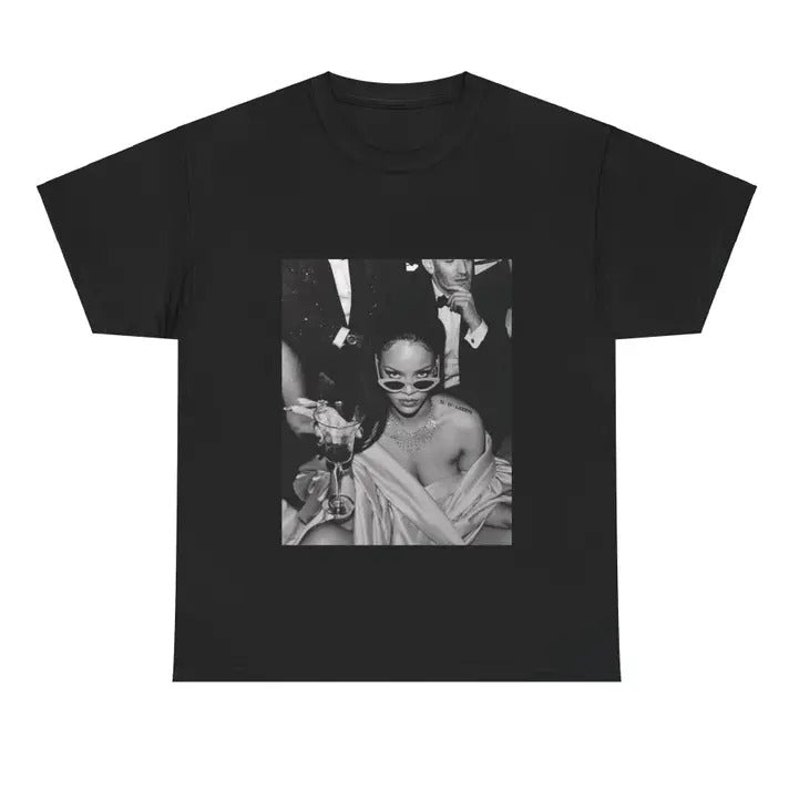 Rihannaaa T-shirt - Vintage 90s T-shirt Rapper Concert Shirt Hoodie, Sweatshirt | PrintMintTees.com