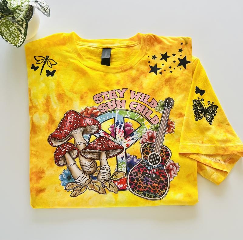STAY WILD SUN CHILD HAND DYED TIE DYE T-SHIRT - Casual Short Sleeve Crew Neck - True to Size