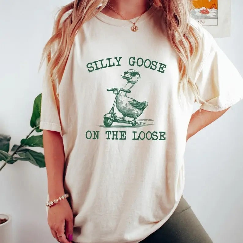 Silly Goose On The Loose Tshirt, Cute Goose Shirt Gifts for Farm Girls, Aesthetic Meme Goose T-Shirt, Funny Gift Top...