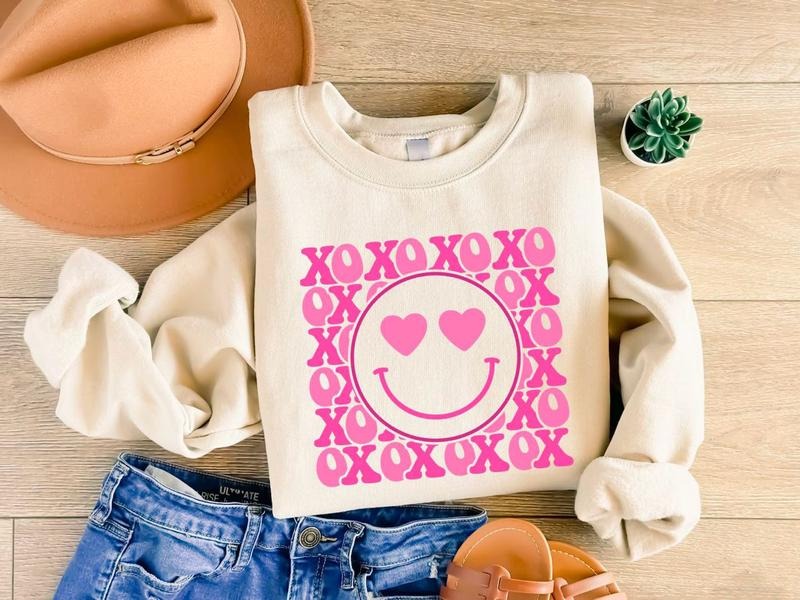 Smiley Face XOXO Sweatshirt, Vintage XOXO Smiley Face Shirt, Retro Smiley Face XOXO Valentine Tshirt, Girly Valentine Day...