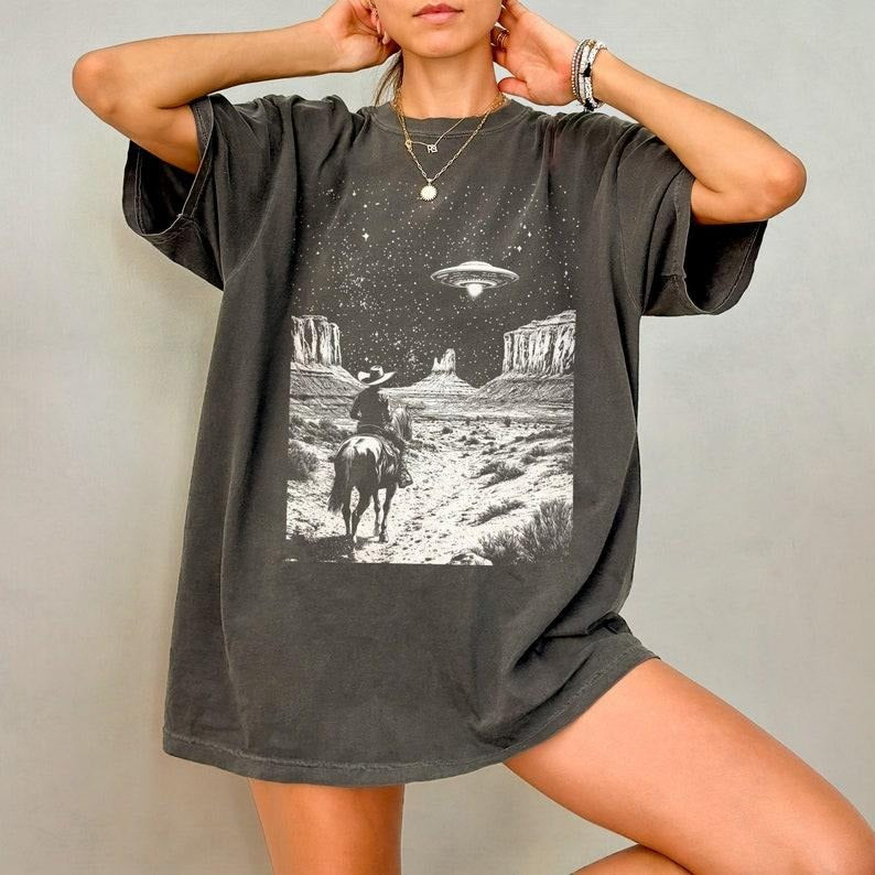 UFO Cowboy Shirt, Retro Western T-Shirt, Vintage Rodeo Graphic Tee, Oversized Cowboy T Shirt, Wild West Tshirt, Cowgirl...