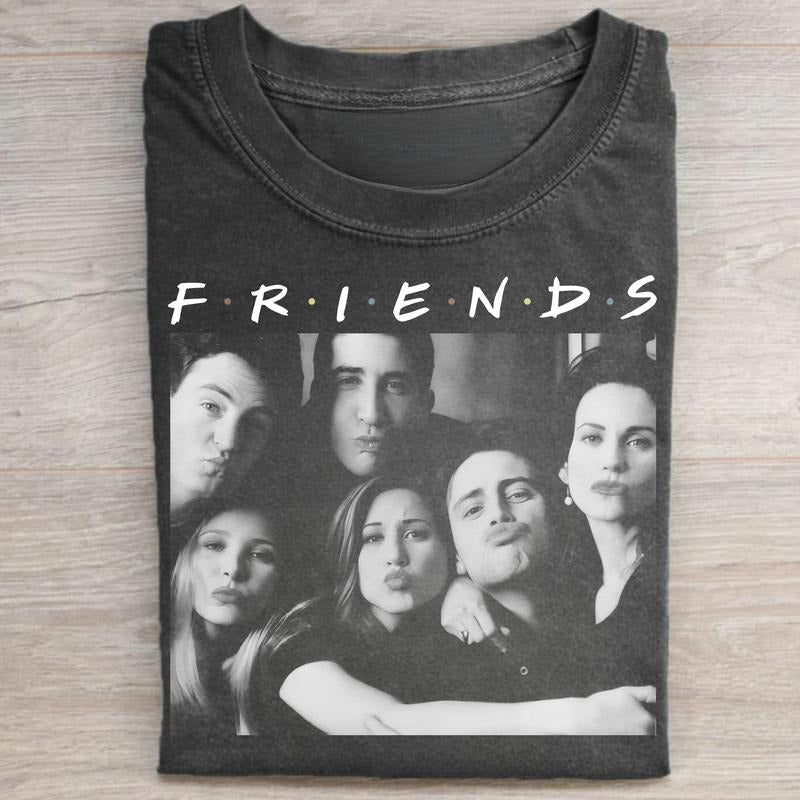 Vintage Friends TV Show Movie Shirt Friends Group Photo Chandler Bing Shirt Iconic Movie Scenes Friends Top Womenswear Shirt Hoodie Sweatshirt