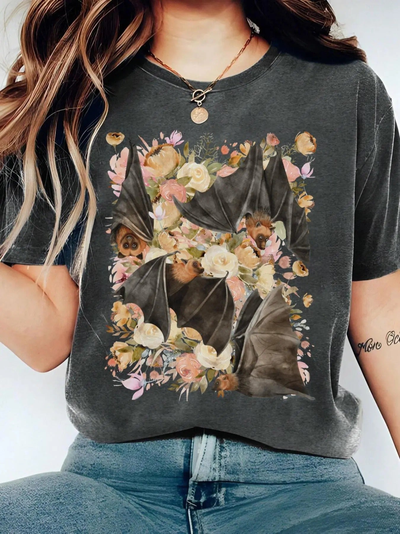 Women's Bat & Floral Print Round Neck Tee, Fashion Casual Crew Neck T-Shirt for Daily Holiday Vacation Outdoor Wear,...