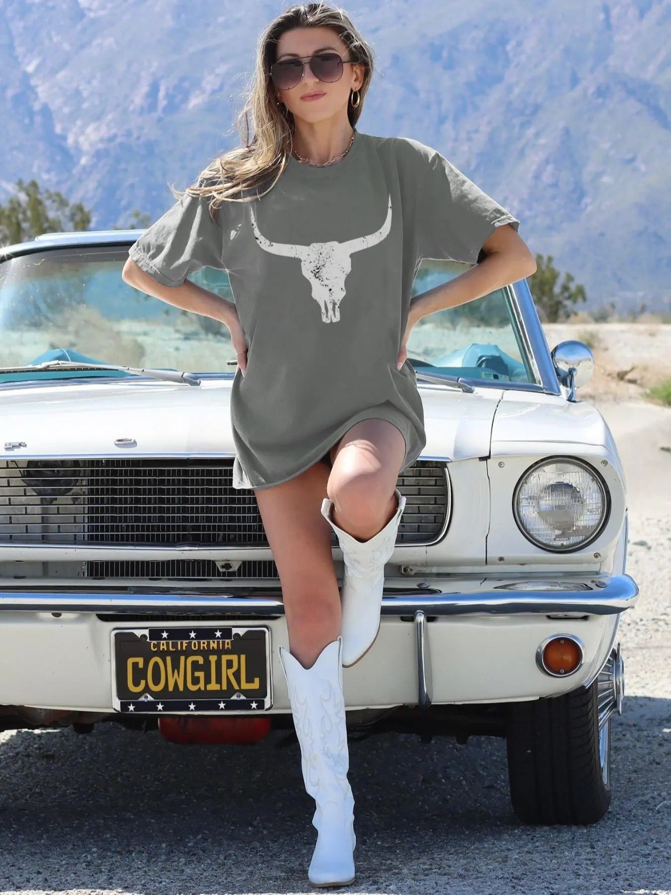 Women's Bull Head Print Round Neck Tee, Fashion Casual Short Sleeve T-shirt for Daily Holiday Vacation Outdoor Wear,...