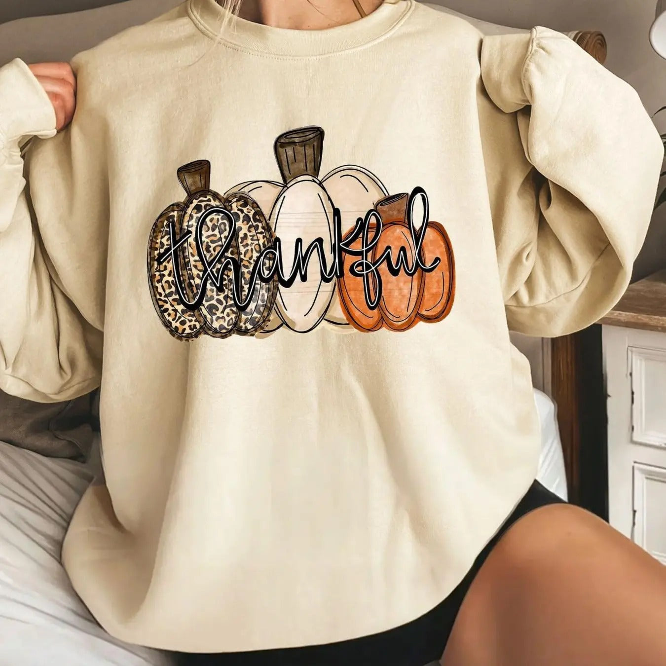 Women's Cartoon Pumpkin & Letter Print Drop Shoulder Sweatshirt, Casual Long Sleeve Round Neck Pullover for Daily Wear,...