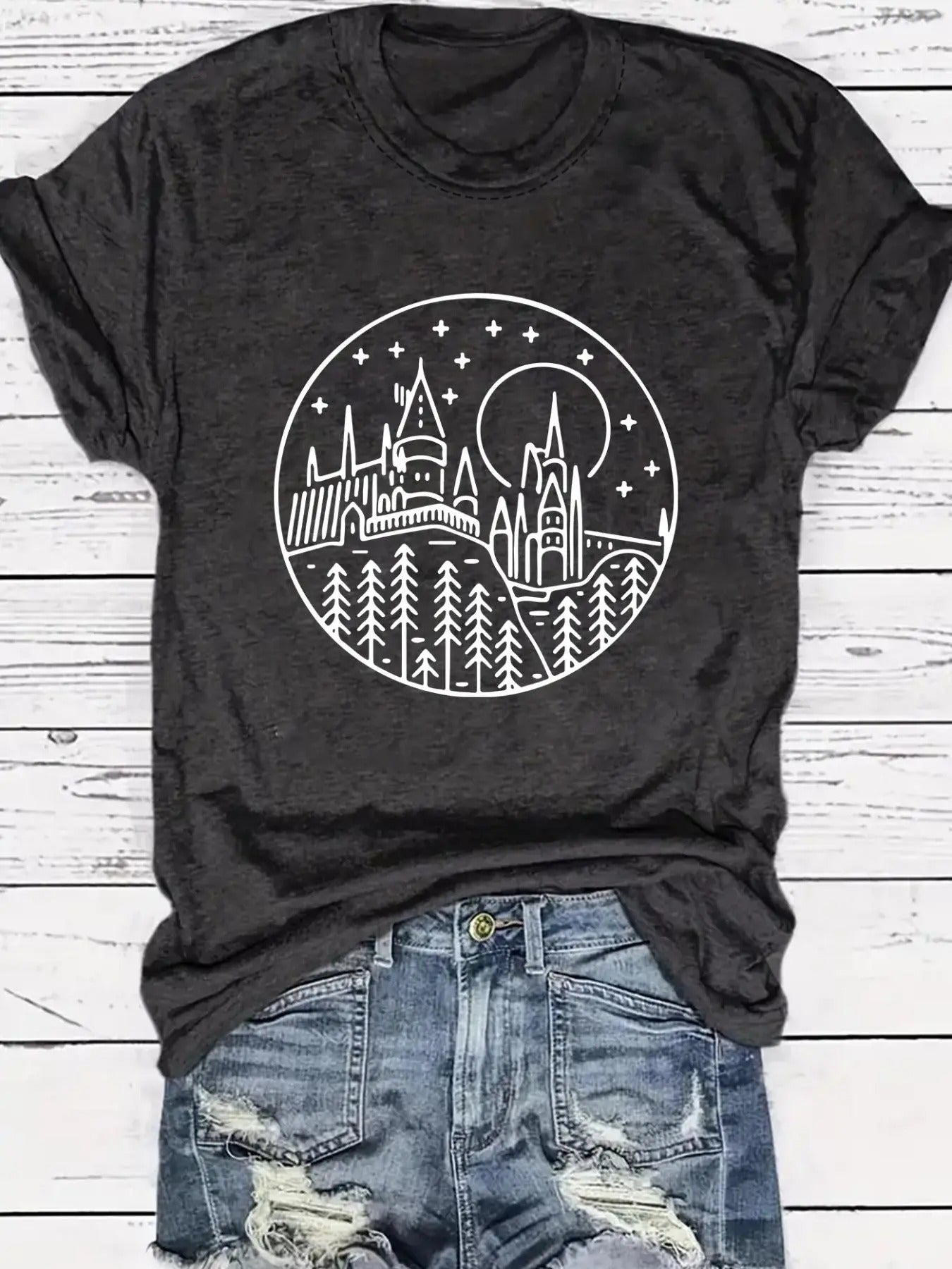 Women's Castle Print Round Neck Graphic Tee, Vintage Trendy Casual Short Sleeve T-shirt for Daily Wear, Ladies All...