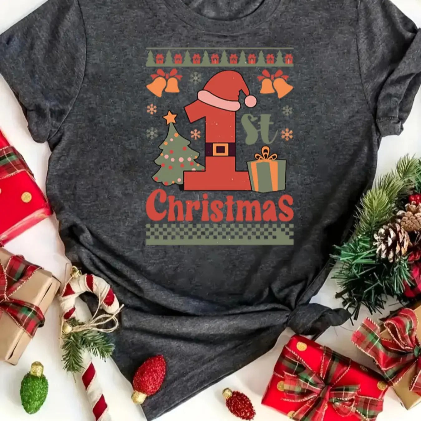 Women's Christmas Cartoon Santa Claus Print Round Neck Tee, Casual Short Sleeve Crew Neck T-Shirt for Summer, Fashion...