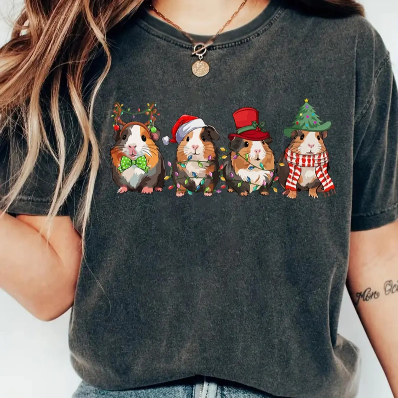 Women's Christmas Mouse Print Round Neck Tee, Casual Cute Graphic Short Sleeve T-Shirt for Daily Wear, Ladies Clothes for...