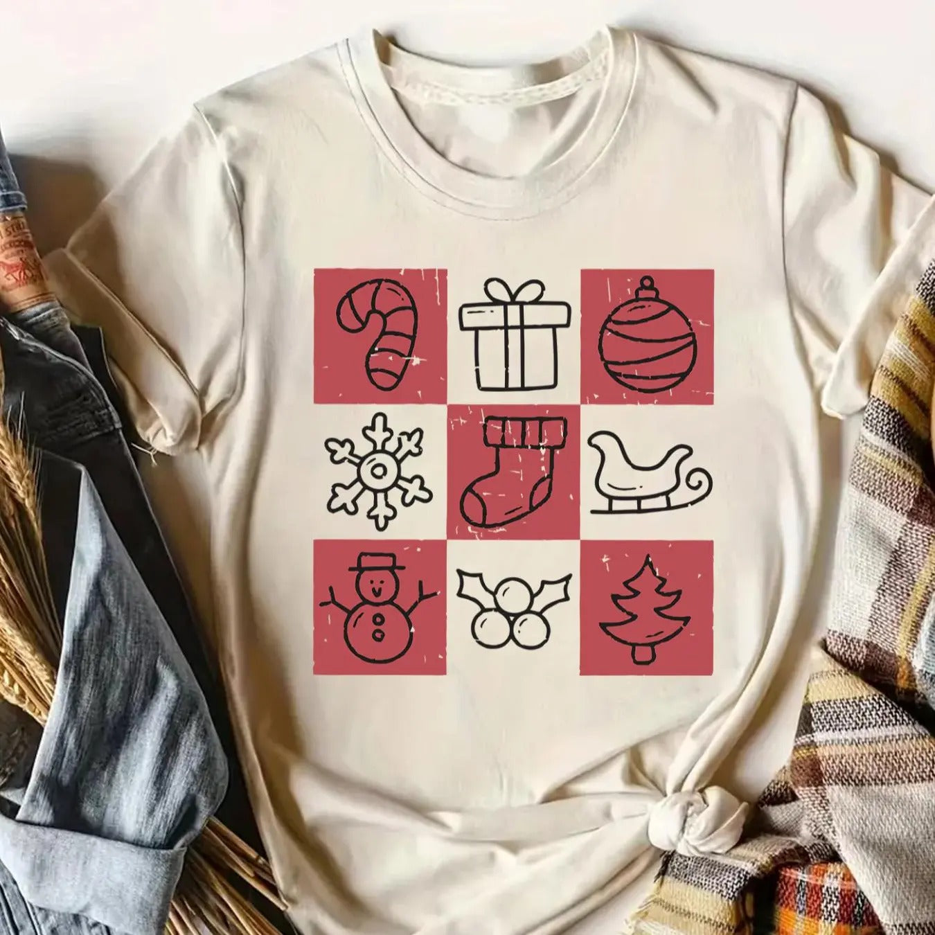 Women's Christmas Themed Cartoon Print Round Neck Tee, Casual Short Sleeve T-shirt for Summer, Ladies Clothes for Daily...