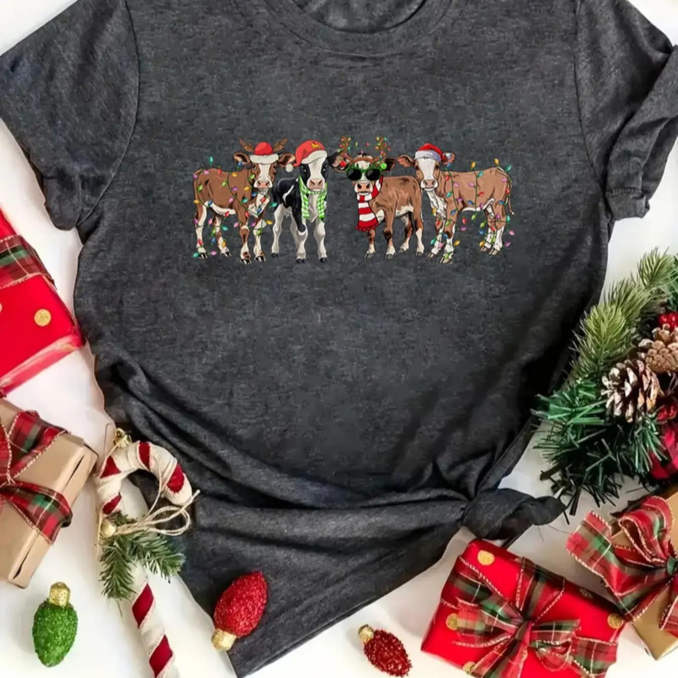 Women's Christmas Themed Cow Print Round Neck Tee, Casual Short Sleeve Crew Neck T-shirt for All Seasons, Fashion Women's...