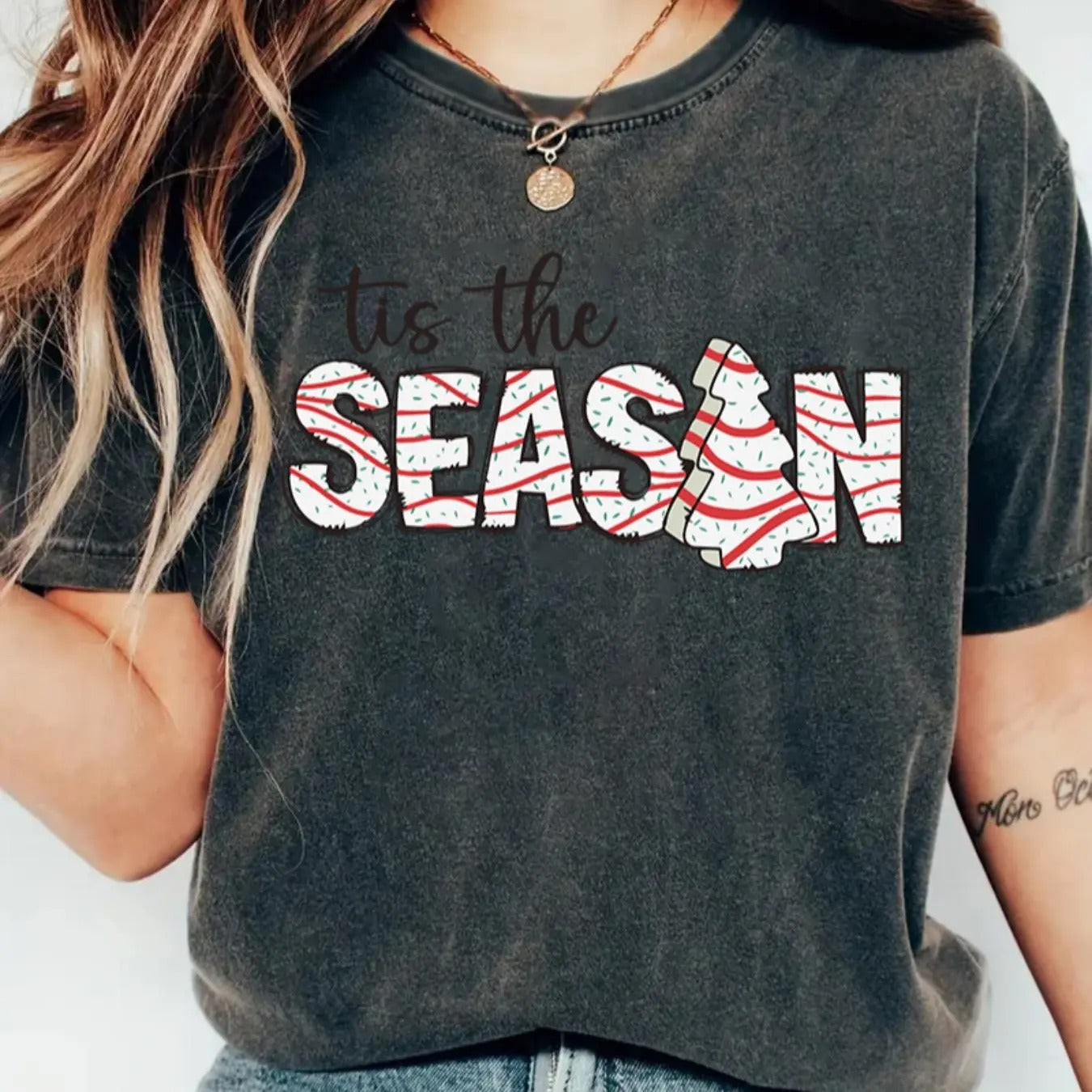 Women's Christmas Themed Letter Print Drop Shoulder Tee, Casual Short Sleeve Round Neck T-shirt for Daily Wear, Ladies...