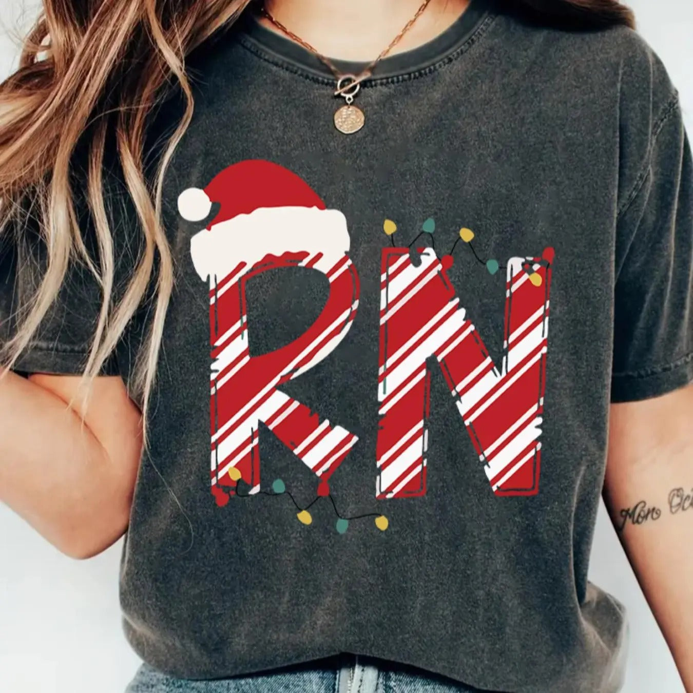 Women's Christmas Themed Round Neck Graphic Tee, Casual Short Sleeve Crew Neck T-shirt for Summer, Fashion Women's Top...