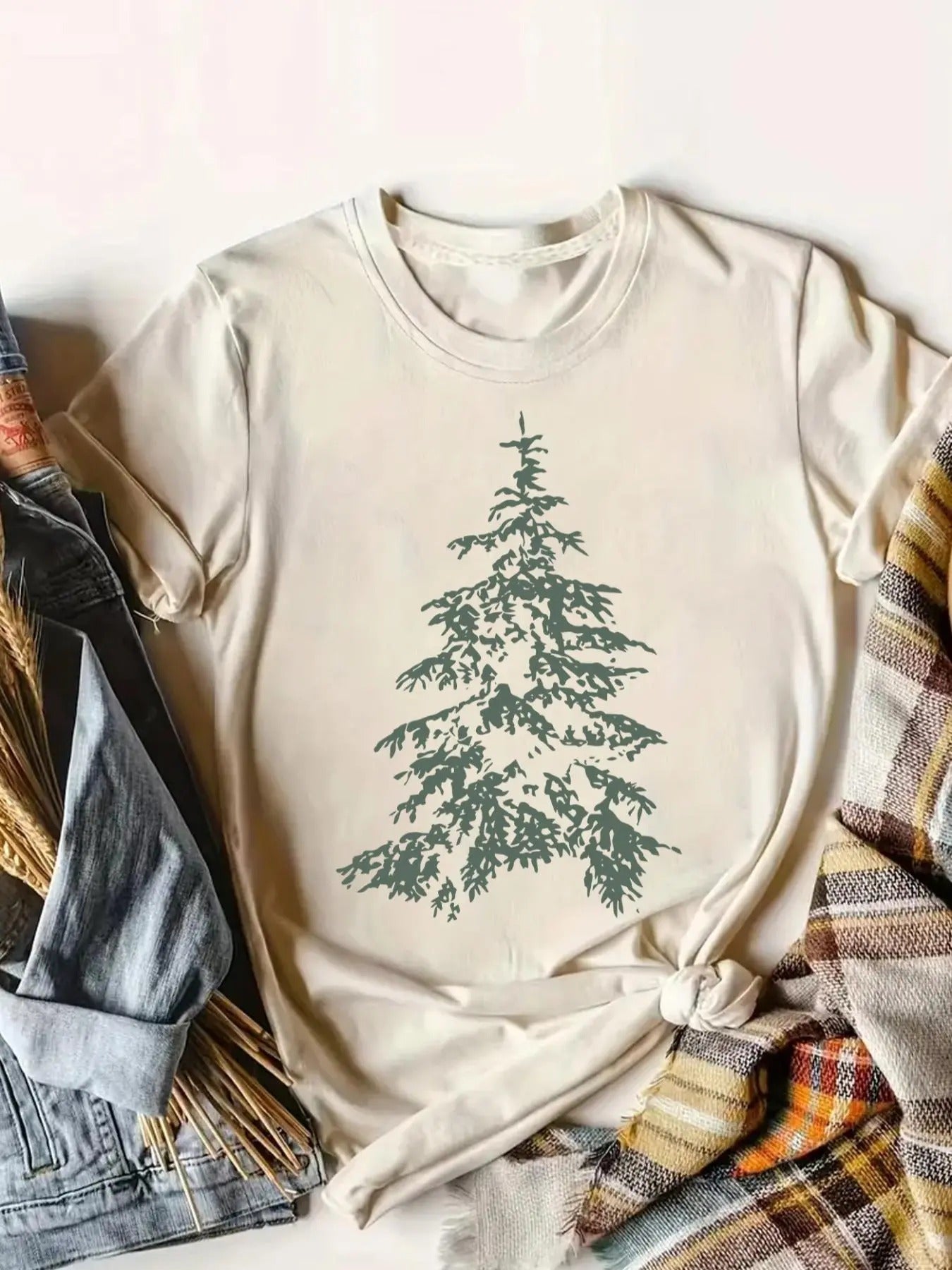 Women's Christmas Tree Print Round Neck Tee, Casual Crew Neck T-shirt for All Seasons, Women's Top for Daily Wear Hoodie...