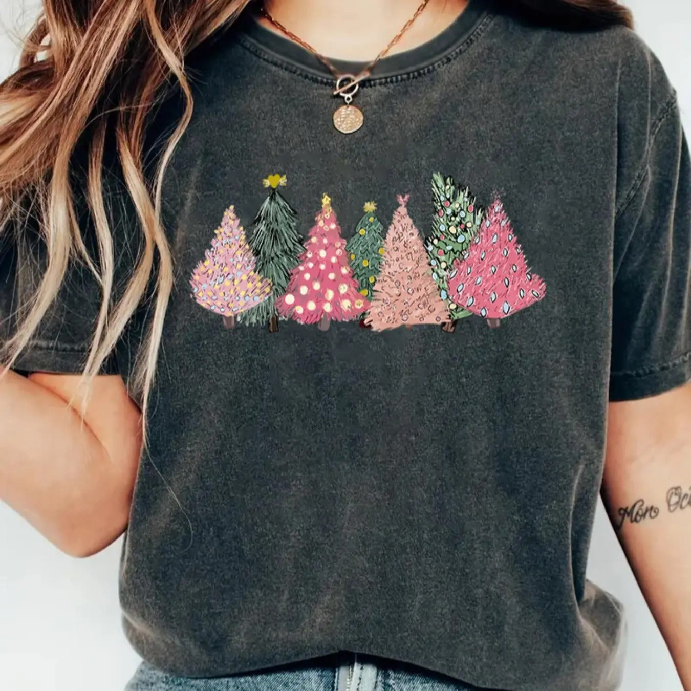 Women's Christmas Tree Print Round Neck Tee, Casual Short Sleeve Crew Neck T-Shirt for Daily Holiday Vacation Outdoor...