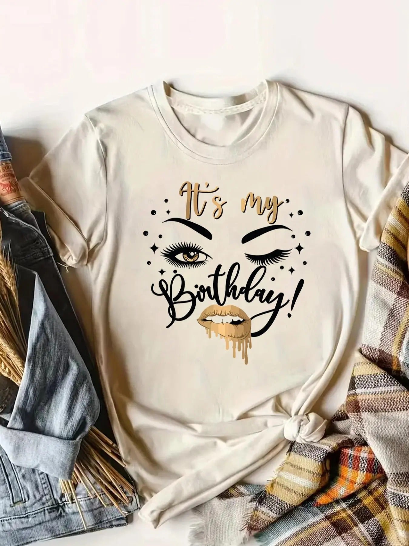 Women's Eyelash & Letter Print Round Neck Graphic Tee, Vintage Trendy Casual Short Sleeve T-shirt for Daily Wear, Ladies...