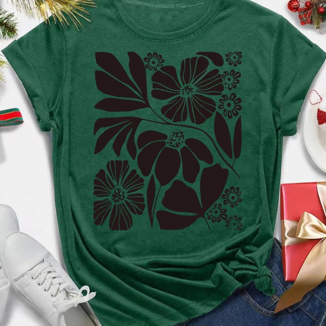 Women's Floral Print Round Neck Tee, Casual Short Sleeve Crew Neck T-Shirt for All Seasons, Fashion Women's Top for Daily...