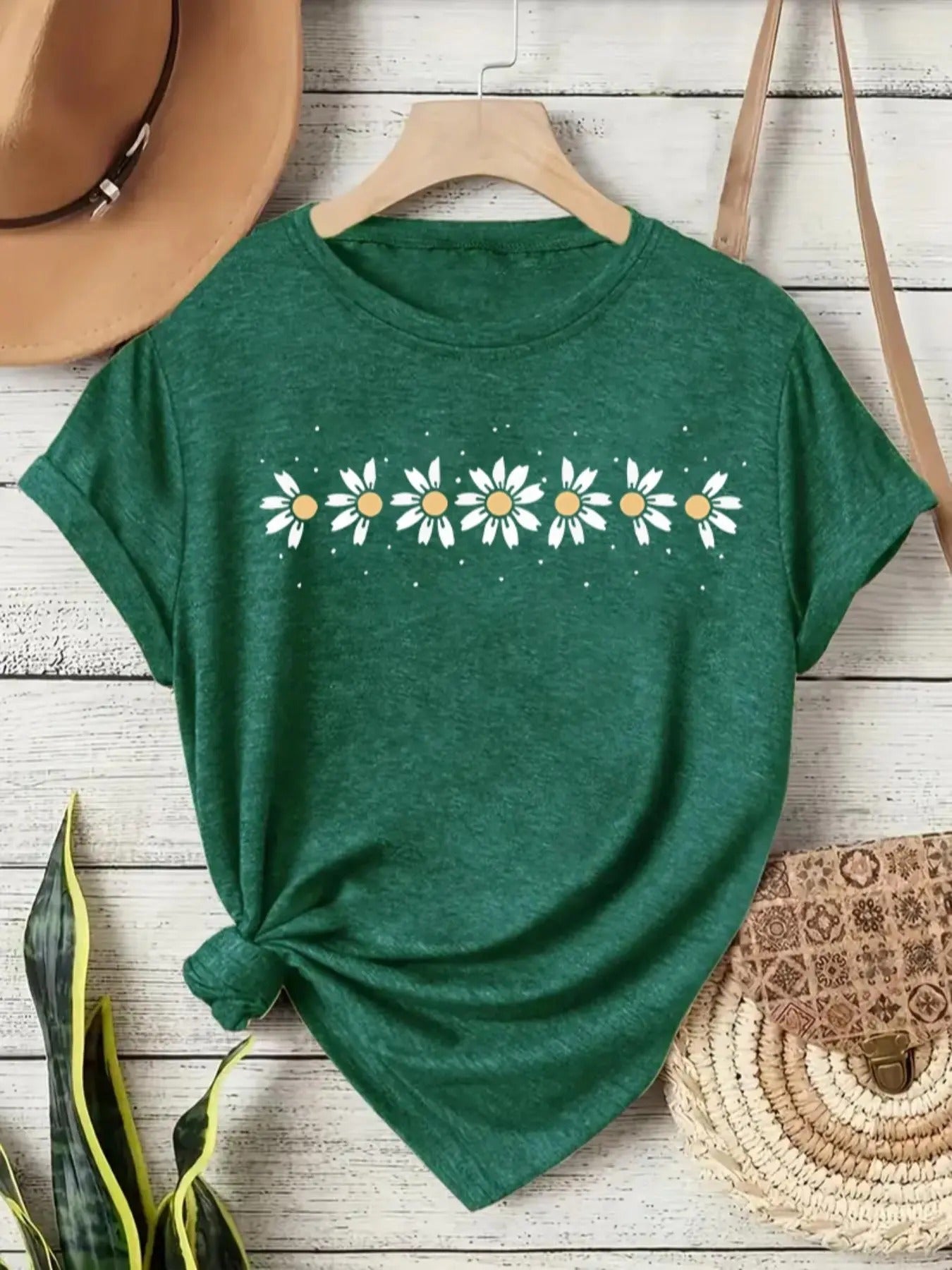 Women's Floral Print Round Neck Tee, Casual Short Sleeve Crew Neck T-shirt for Daily Wear, Ladies Clothes for All Seasons...