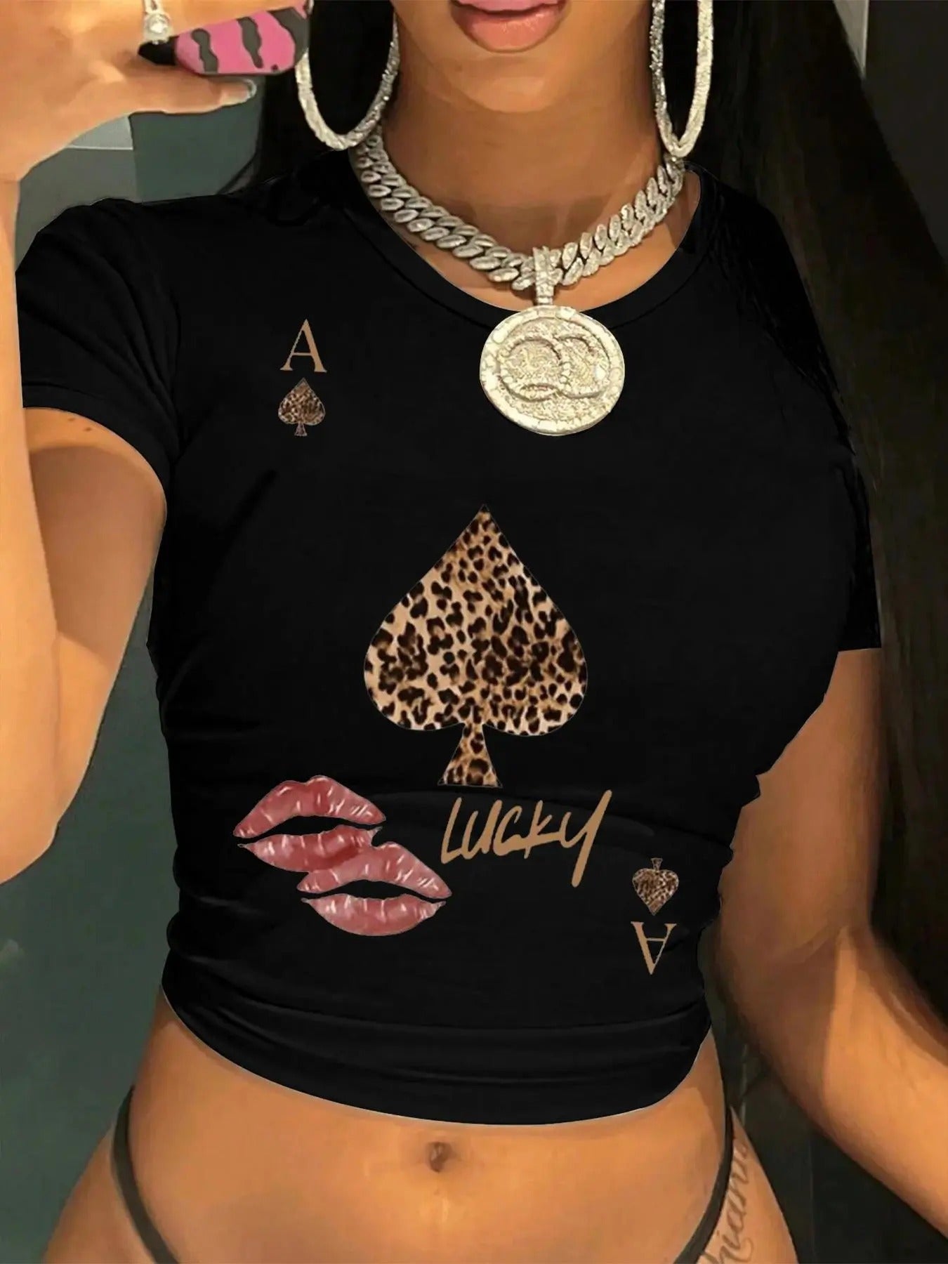 Women's Leopard Lip Print Round Neck Crop Tee, Fashion Casual Crew Neck T-shirt for Daily Holiday Vacation Outdoor Wear,...