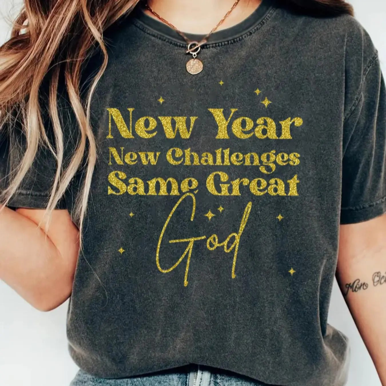 Women's Letter Print Round Neck Tee, Casual Short Sleeve Crew Neck T-Shirt for Daily Wear, Ladies Clothes for All Seasons...