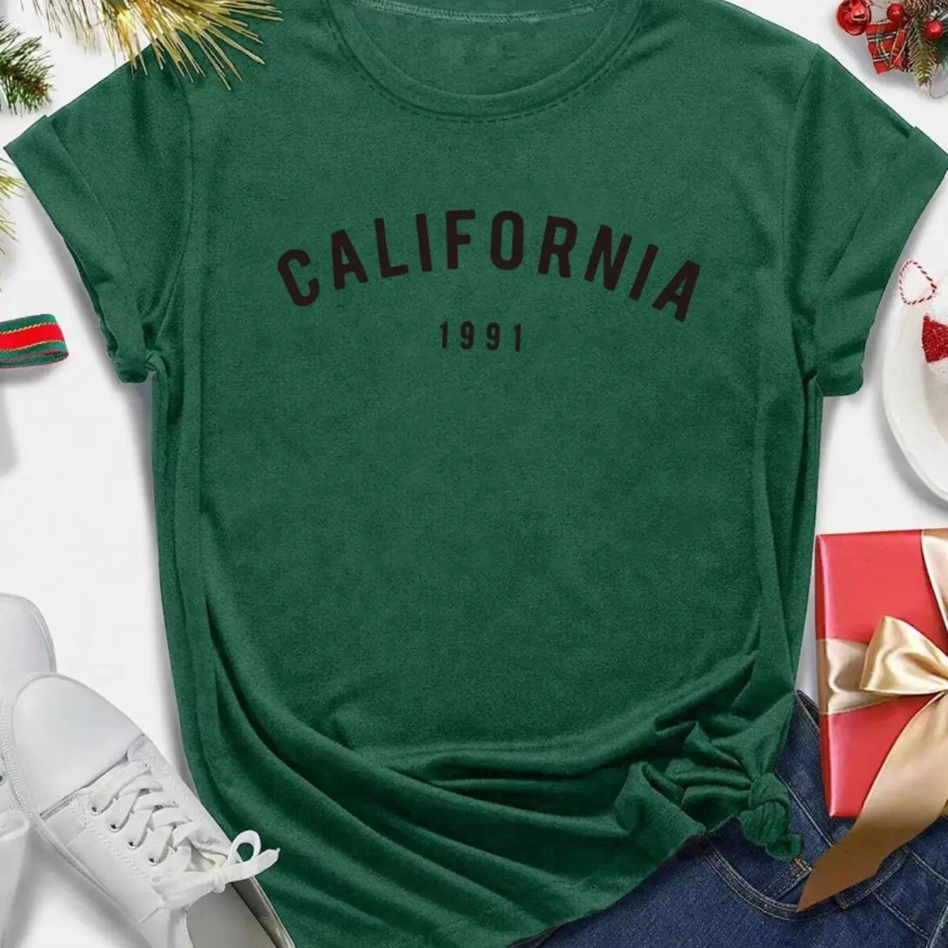 Women's Letter Print Round Neck Tee, Casual Short Sleeve Crew Neck T-shirt for Daily Wear, Ladies Clothes for All Seasons...