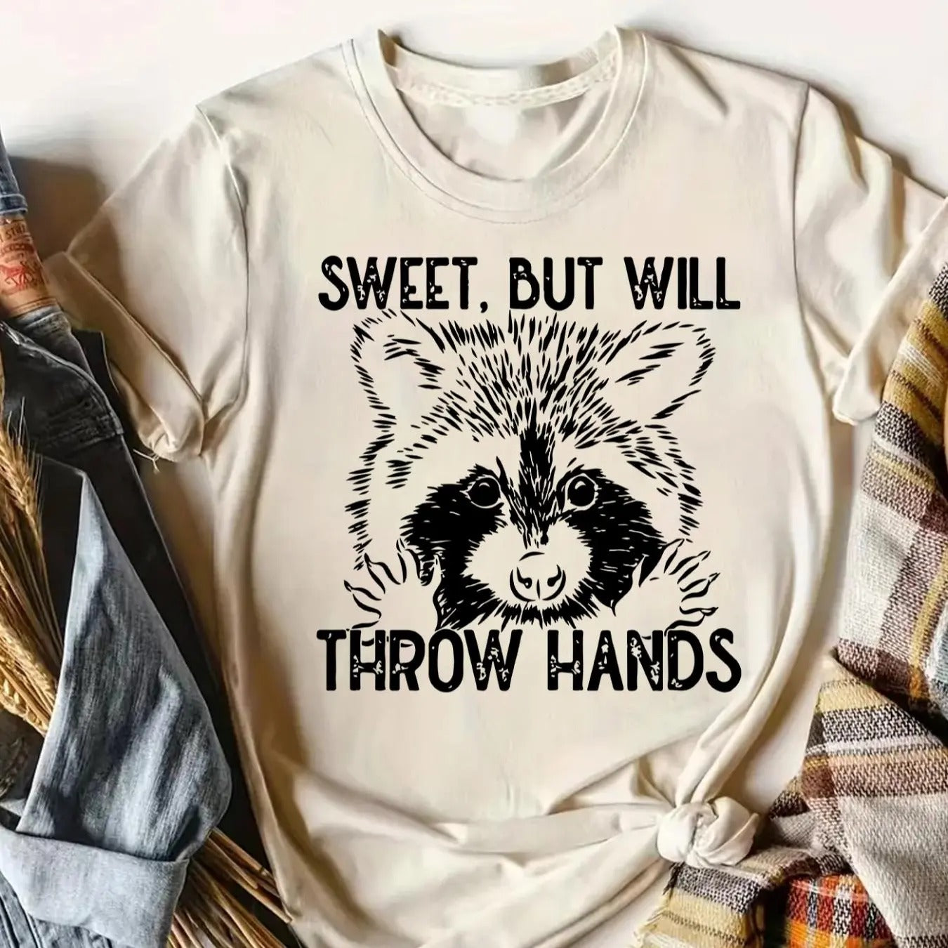 Women's Raccoon & Letter Print Round Neck Tee, Vintage Trendy Casual Short Sleeve T-shirt for Daily Wear, Ladies Summer...